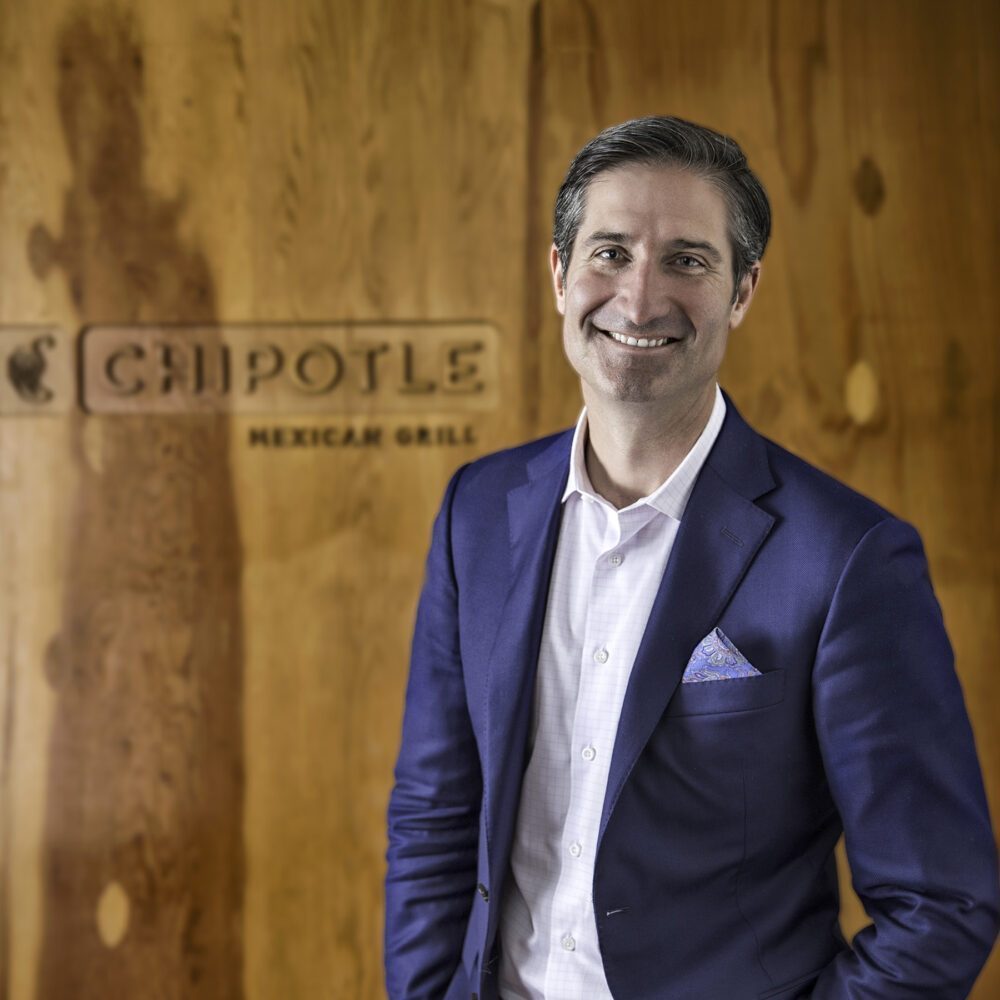 Starbucks Names Chipotle Boss as New CEO