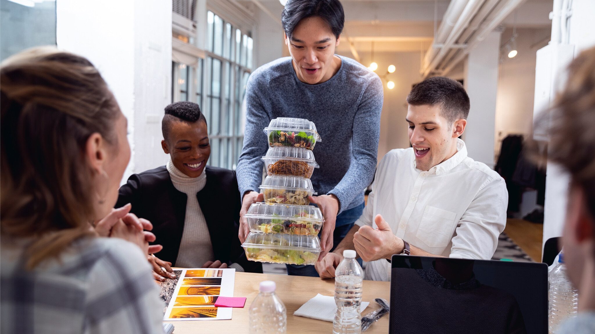 Buying Lunch 3200x1800