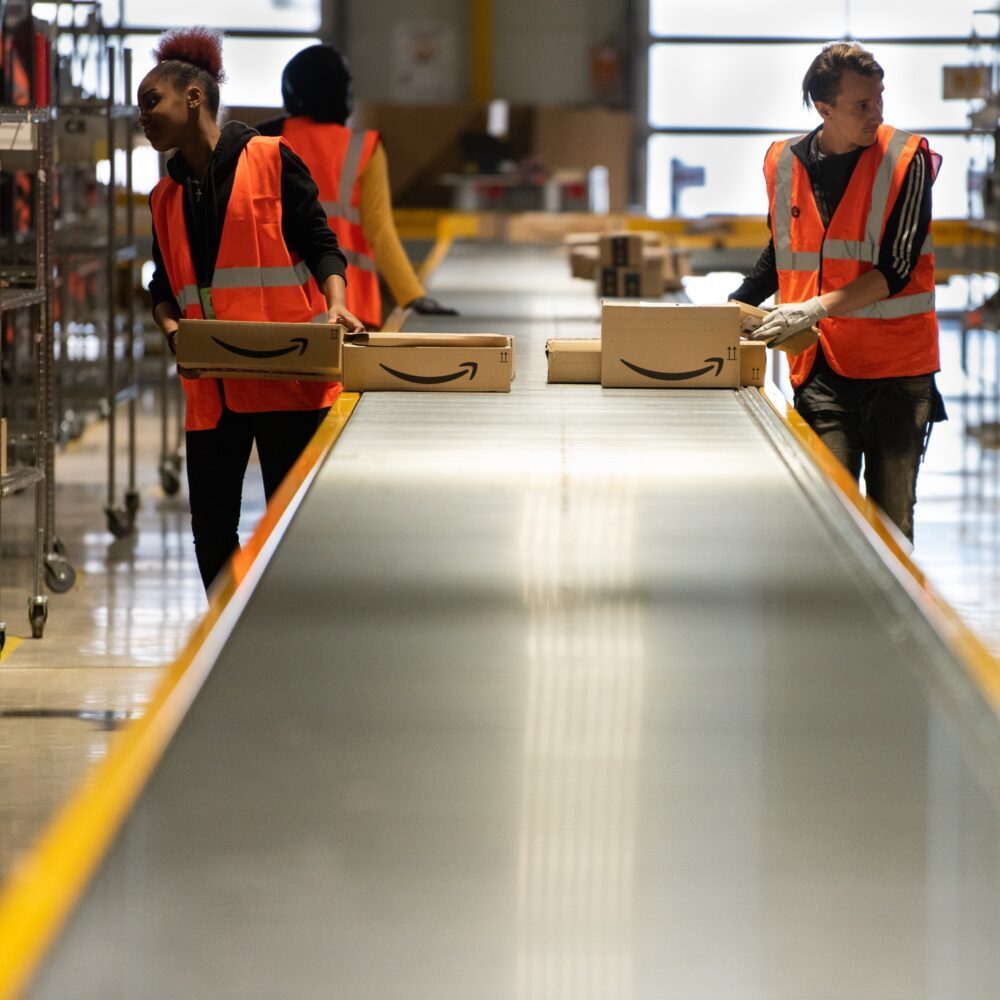 Amazon to Hire 250,000 Seasonal Workers