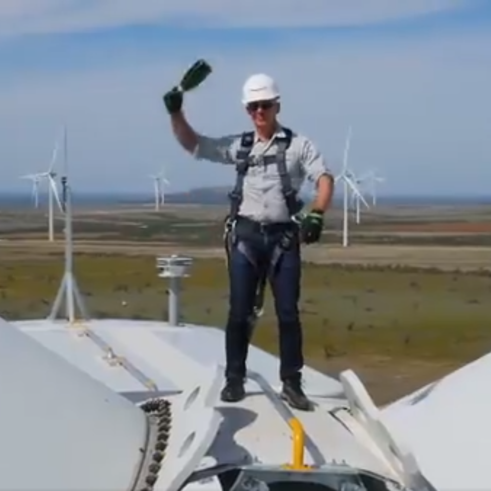 Jeff Bezos Christens New Texas Wind Farm in Ridiculous Twitter Video